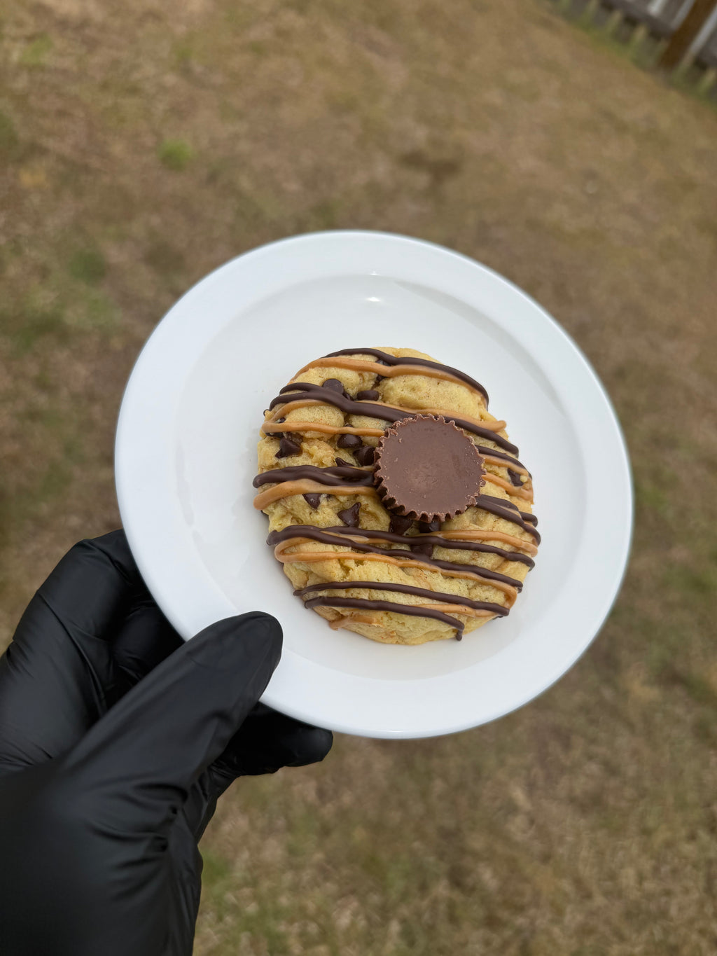 PB Overload Cookie 🥜🍫 (With Reese’s Cups)